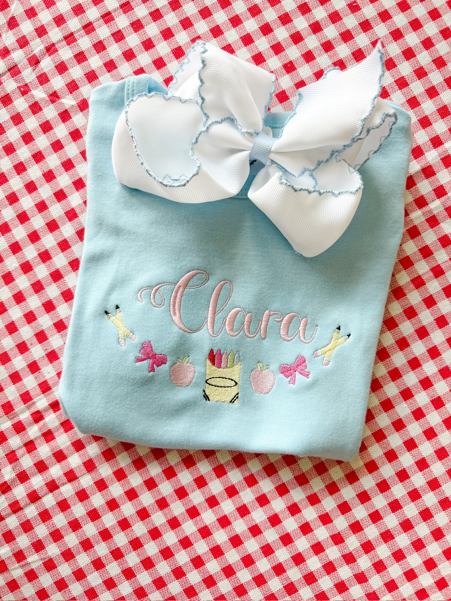 Crayon box bow w/ name