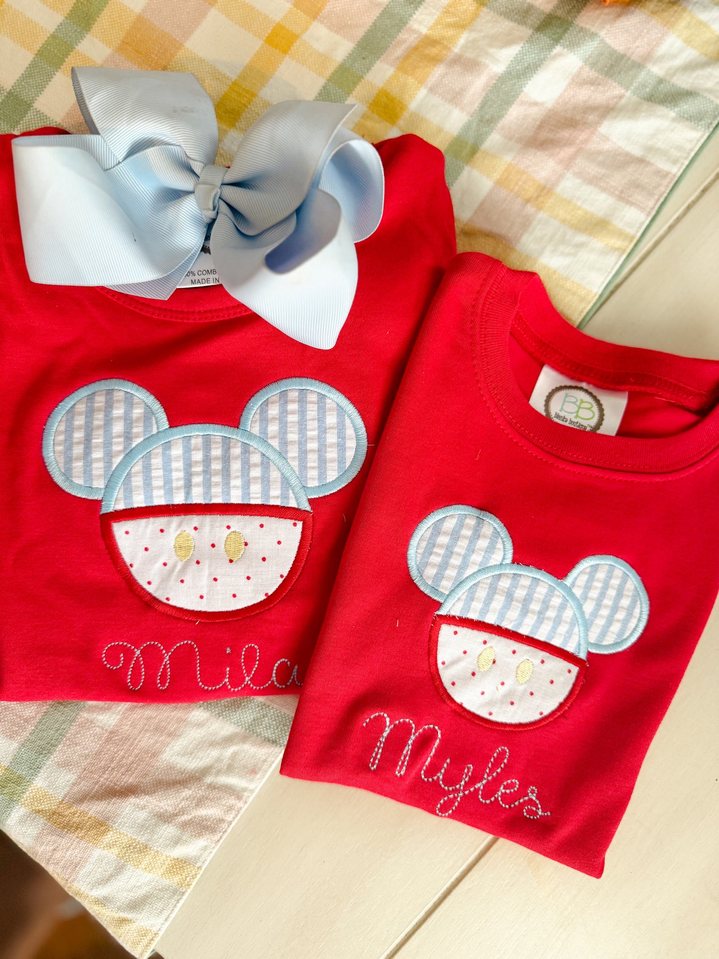 Mouse head applique with buttons