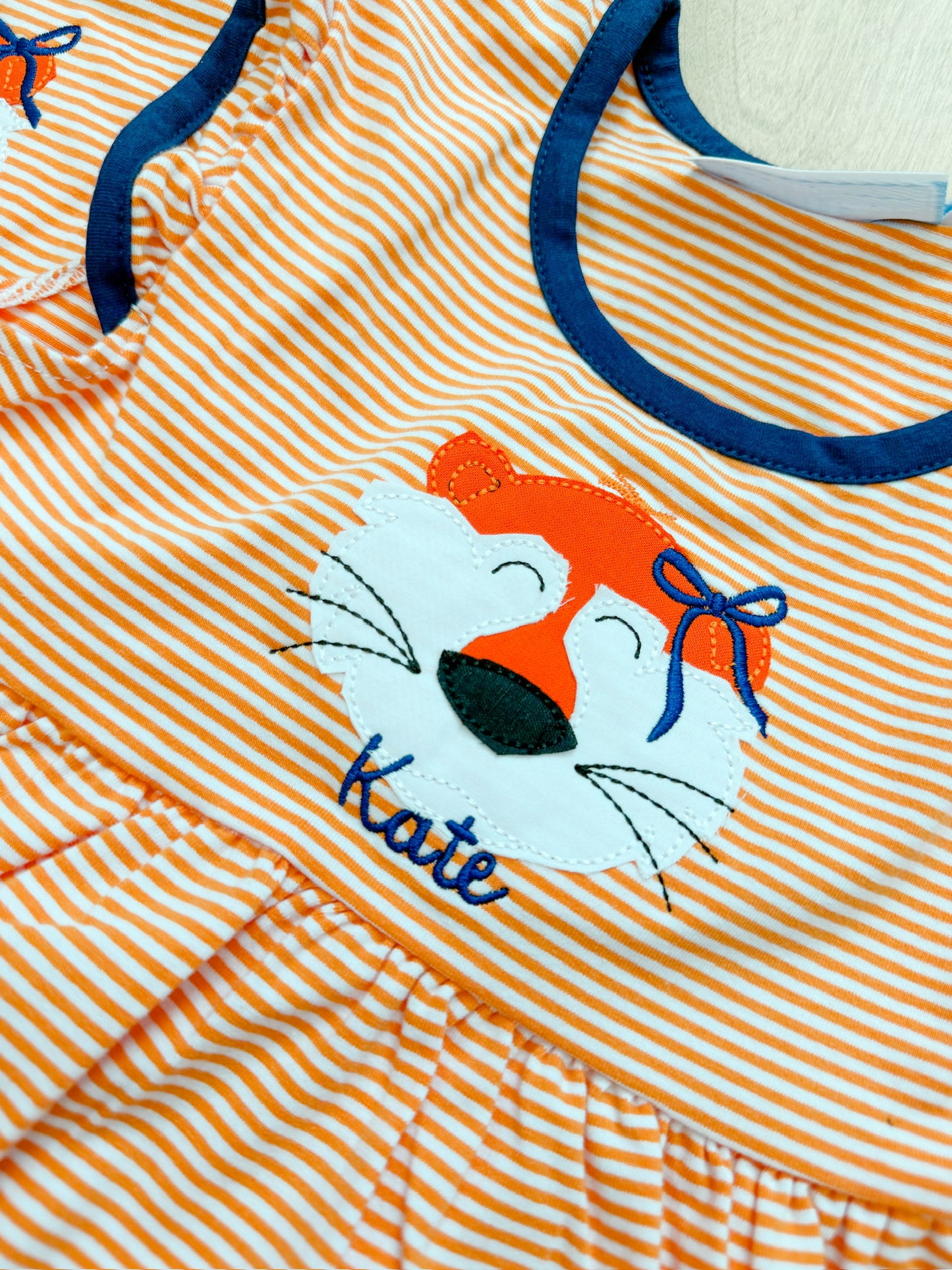 Tiger with bow applique