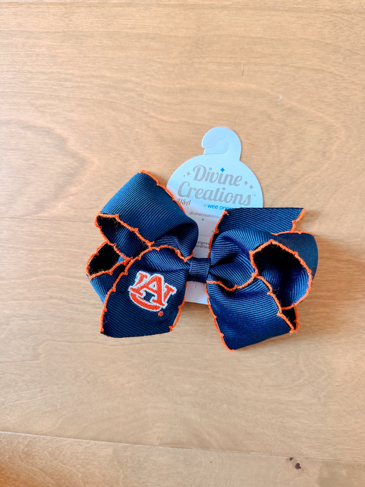 Auburn medium embroidered moonstitch bow (Copy)