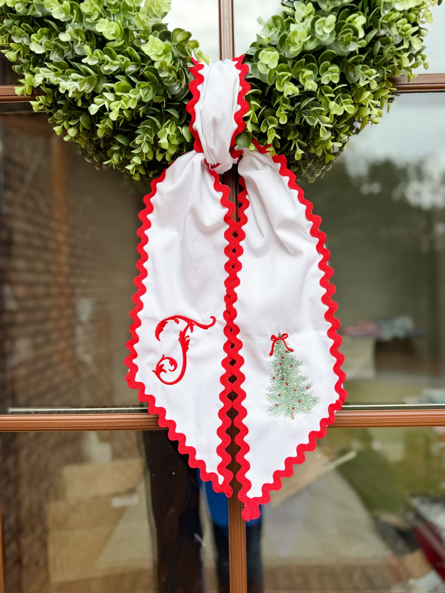 Christmas tree wreath sash