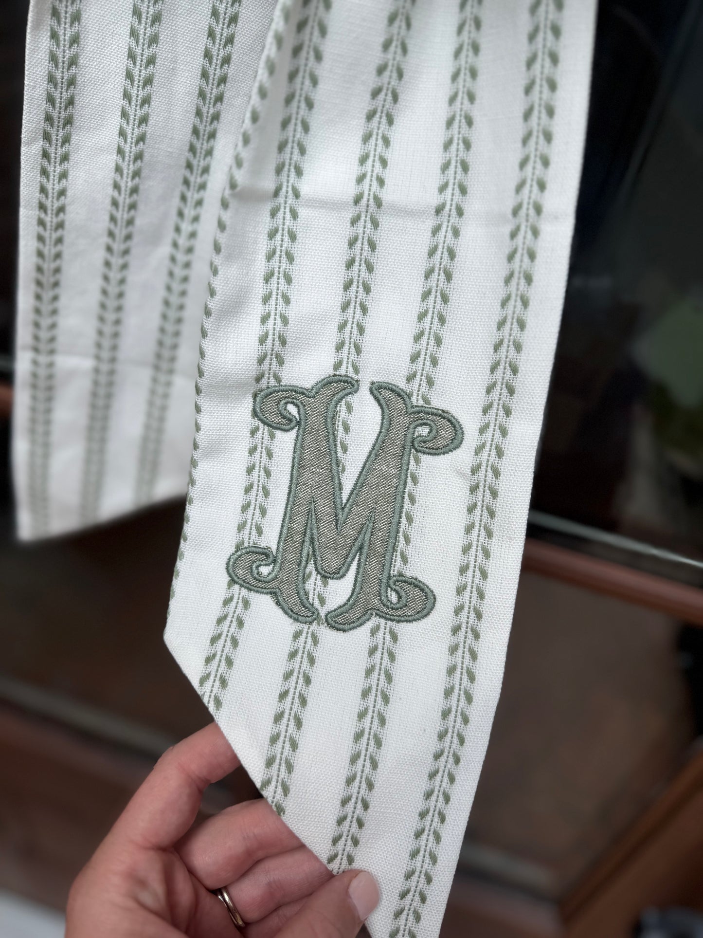 Wreath Sash-linen w/ green floral