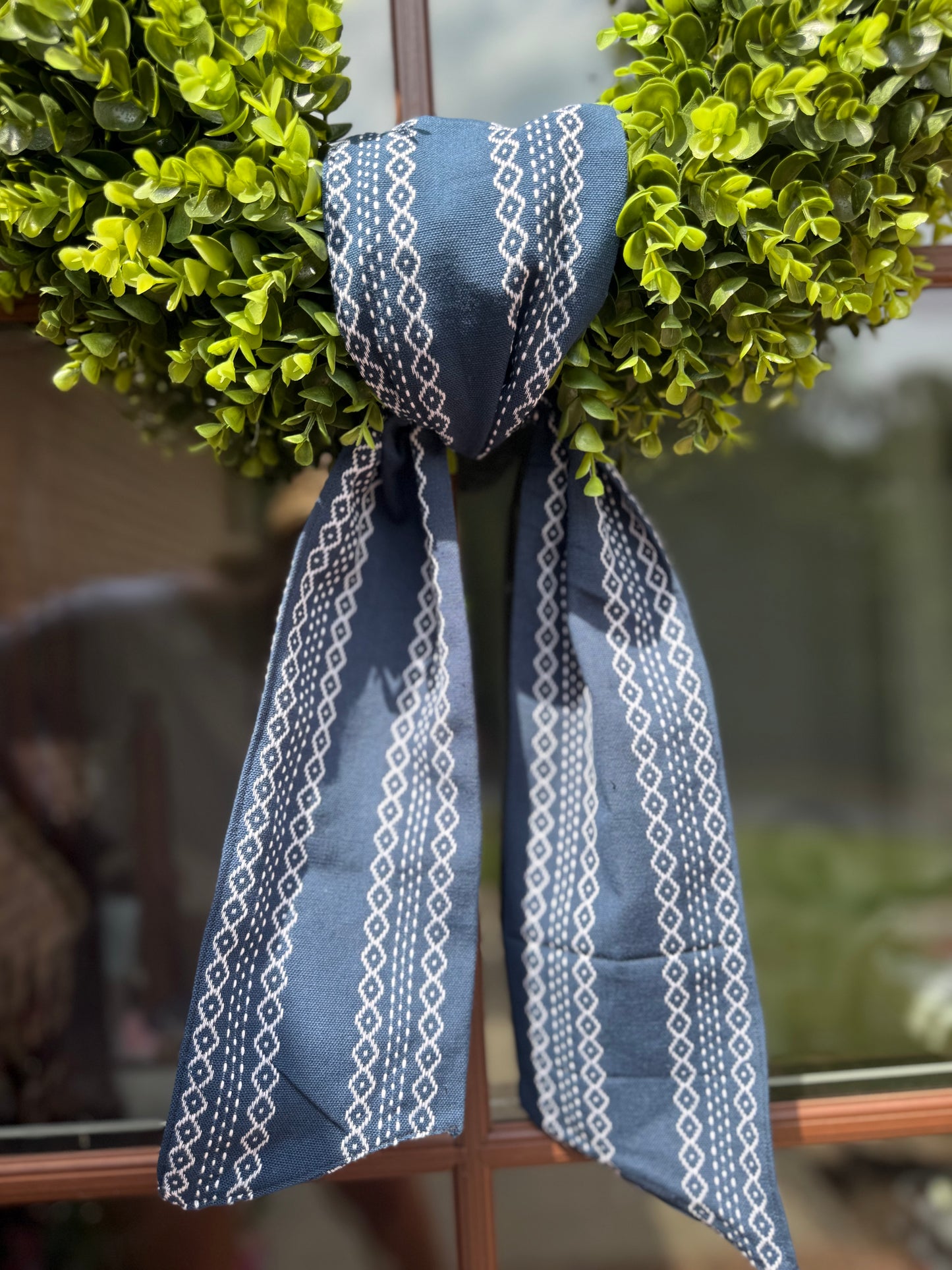 Wreath Sash-navy w/white