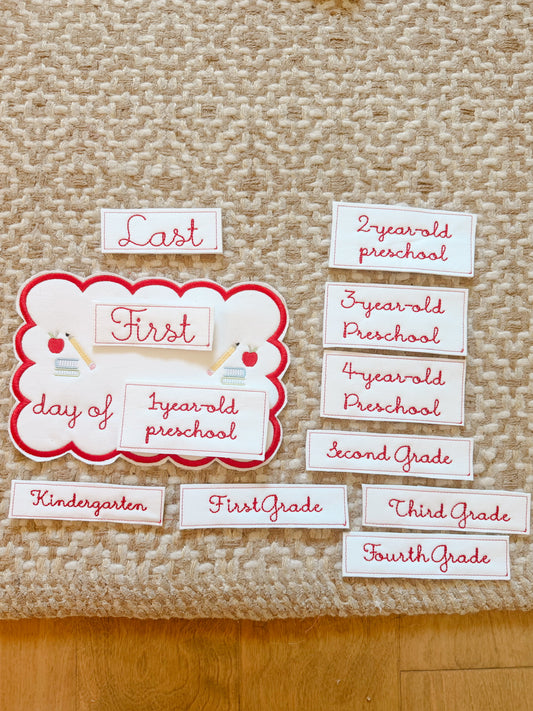 Interchangeable back to school plaque