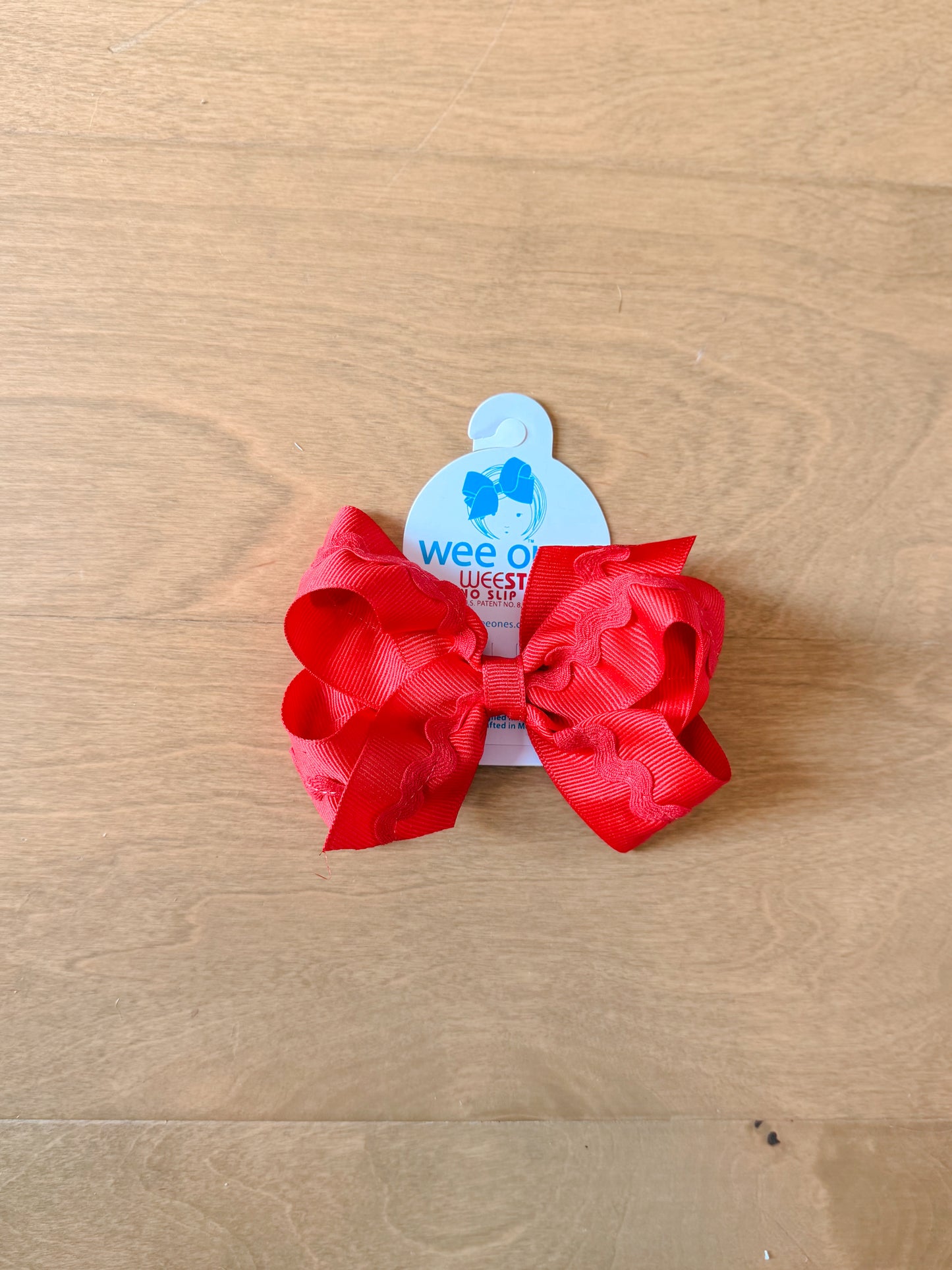 Medium GG bow w/ ric rac center