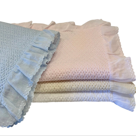 Stonewashed puckered blanket with dotted swiss ruffle