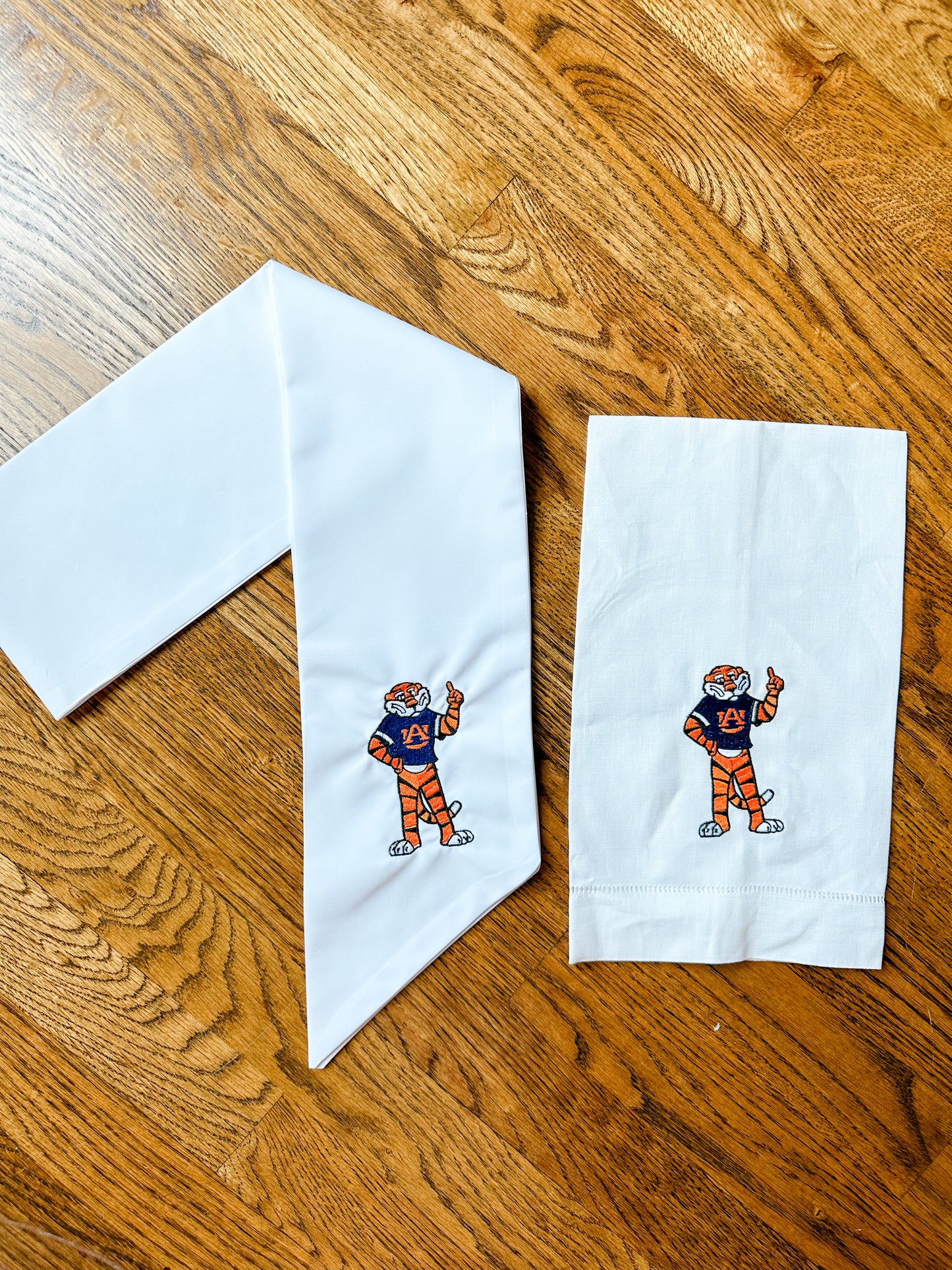 Mascot Linen Towel